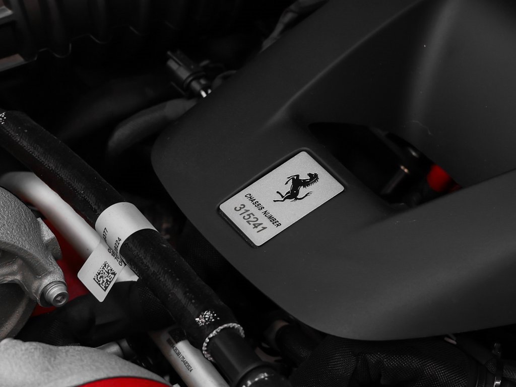 Used 2025 Ferrari Purosangue image 17