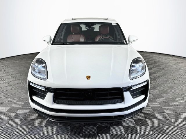 Used 2023 Porsche Macan AWD/4WD image 2