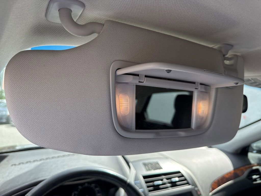 Used 2013 Lincoln MKZ FWD image 30