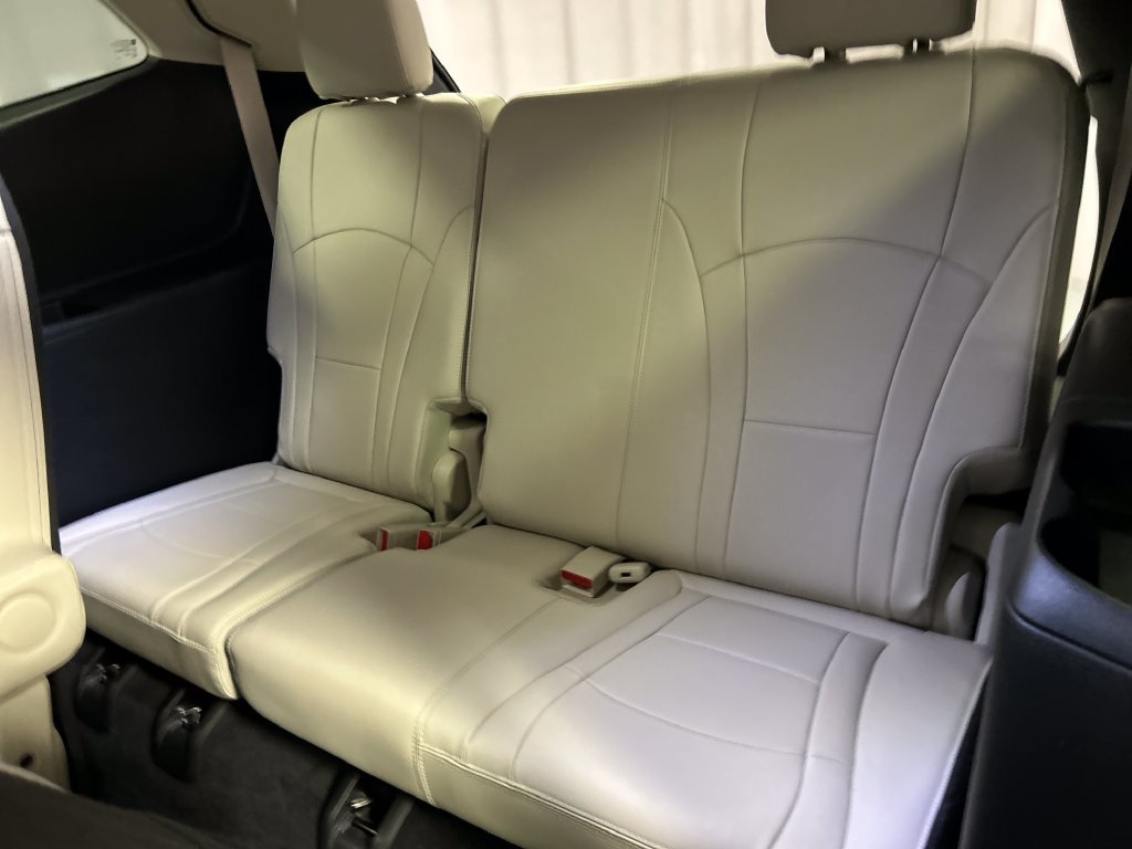 Used 2023 Buick Enclave Essence FWD image 22