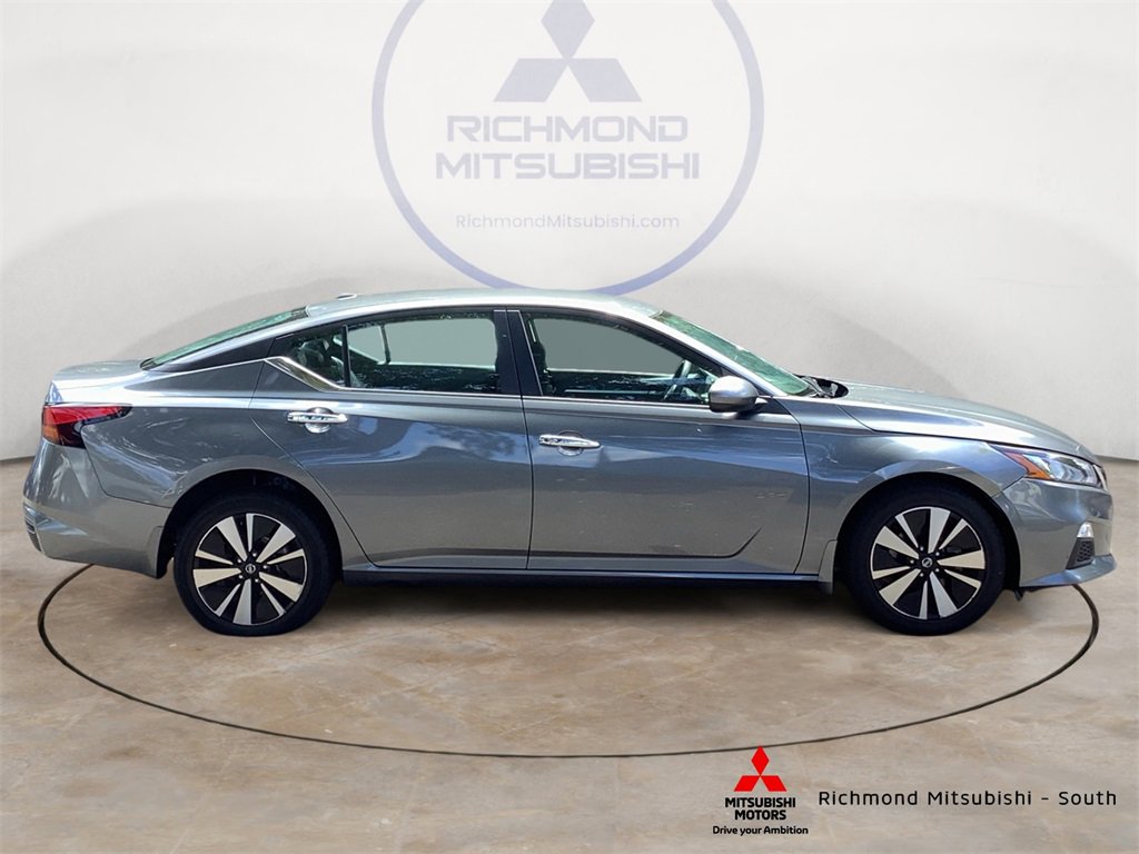 Used 2021 Nissan Altima 2.5 SV image 2