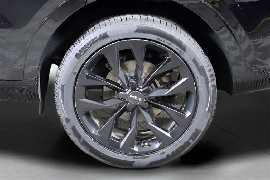Used 2023 Kia Sorento SX image 9
