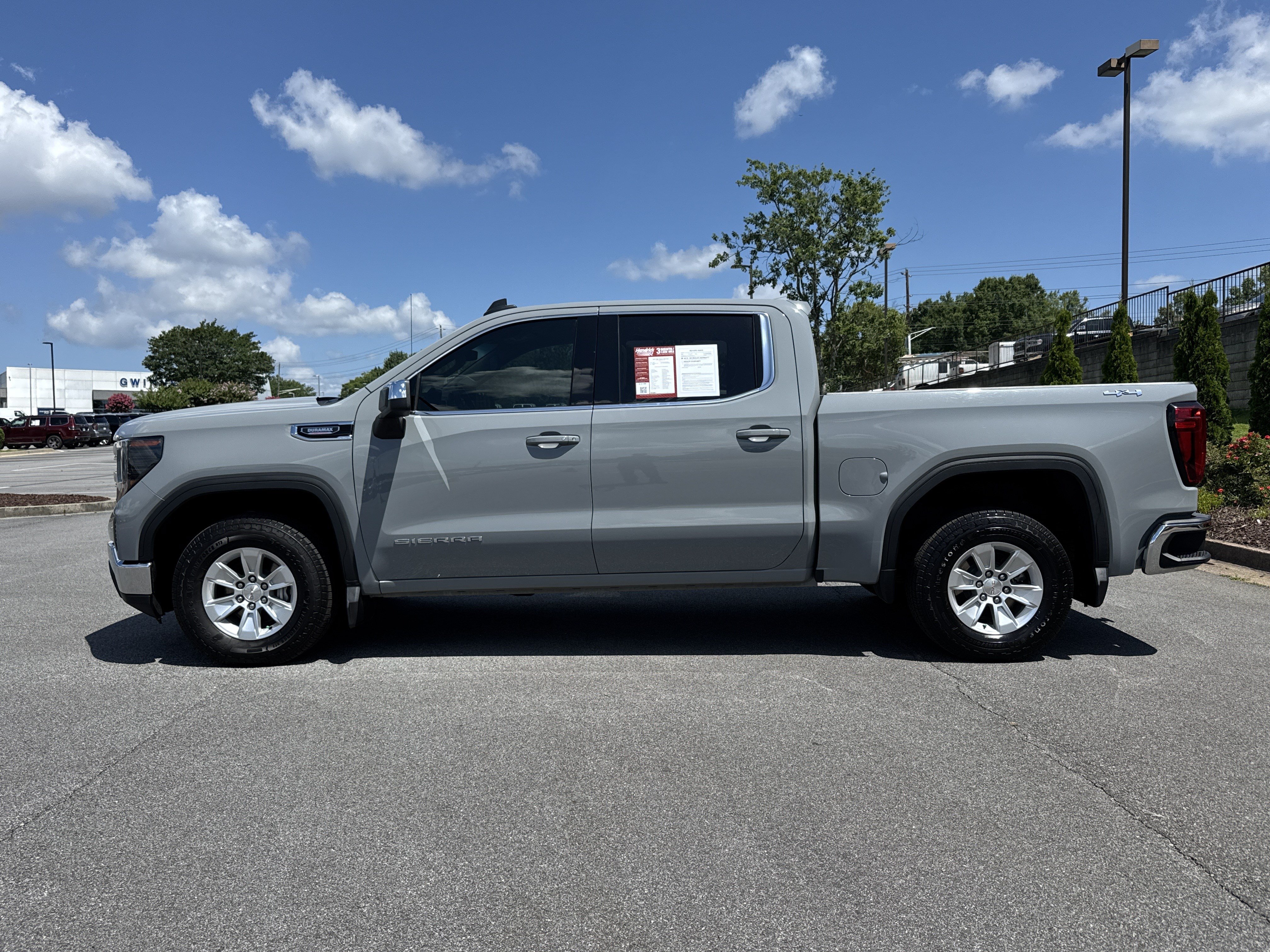 Used 2024 GMC Sierra 1500 SLE w/ Preferred Package AWD/4WD image 7
