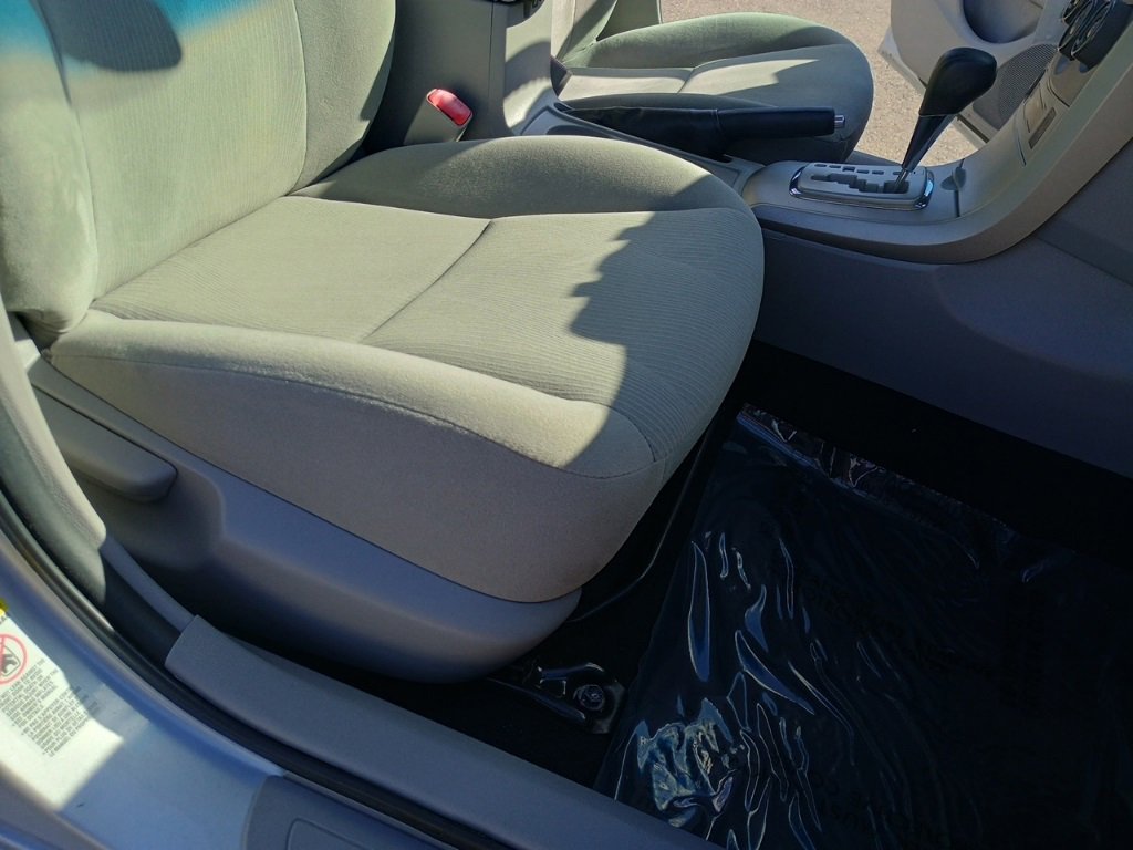 Used 2013 Toyota Corolla LE image 22