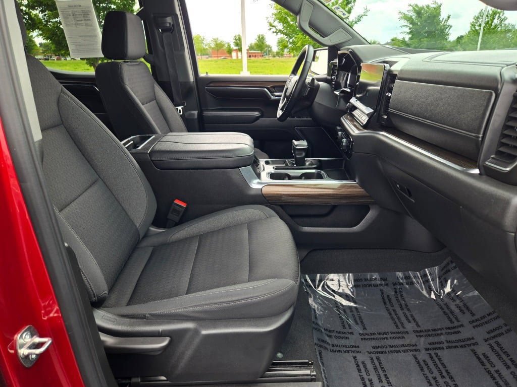 Used 2024 Chevrolet Silverado 1500 LT Trail Boss AWD/4WD image 6