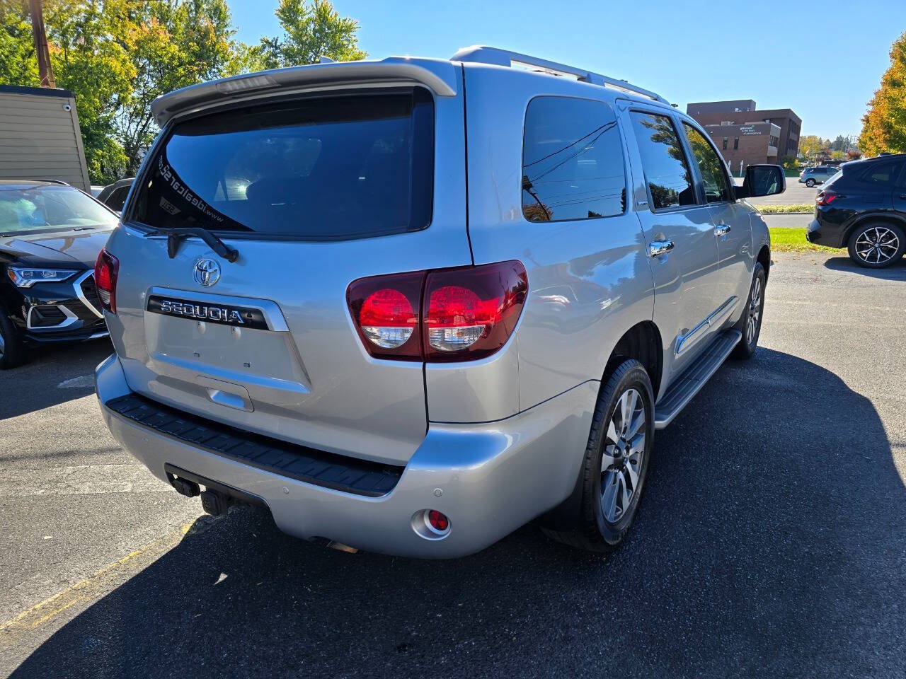 Used 2020 Toyota Sequoia Limited w/ Safety & Convenience Package AWD/4WD image 3