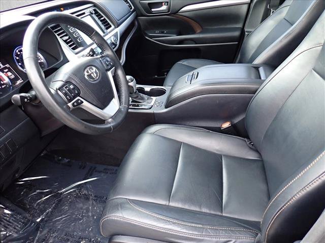 Used 2015 Toyota Highlander XLE AWD/4WD image 9