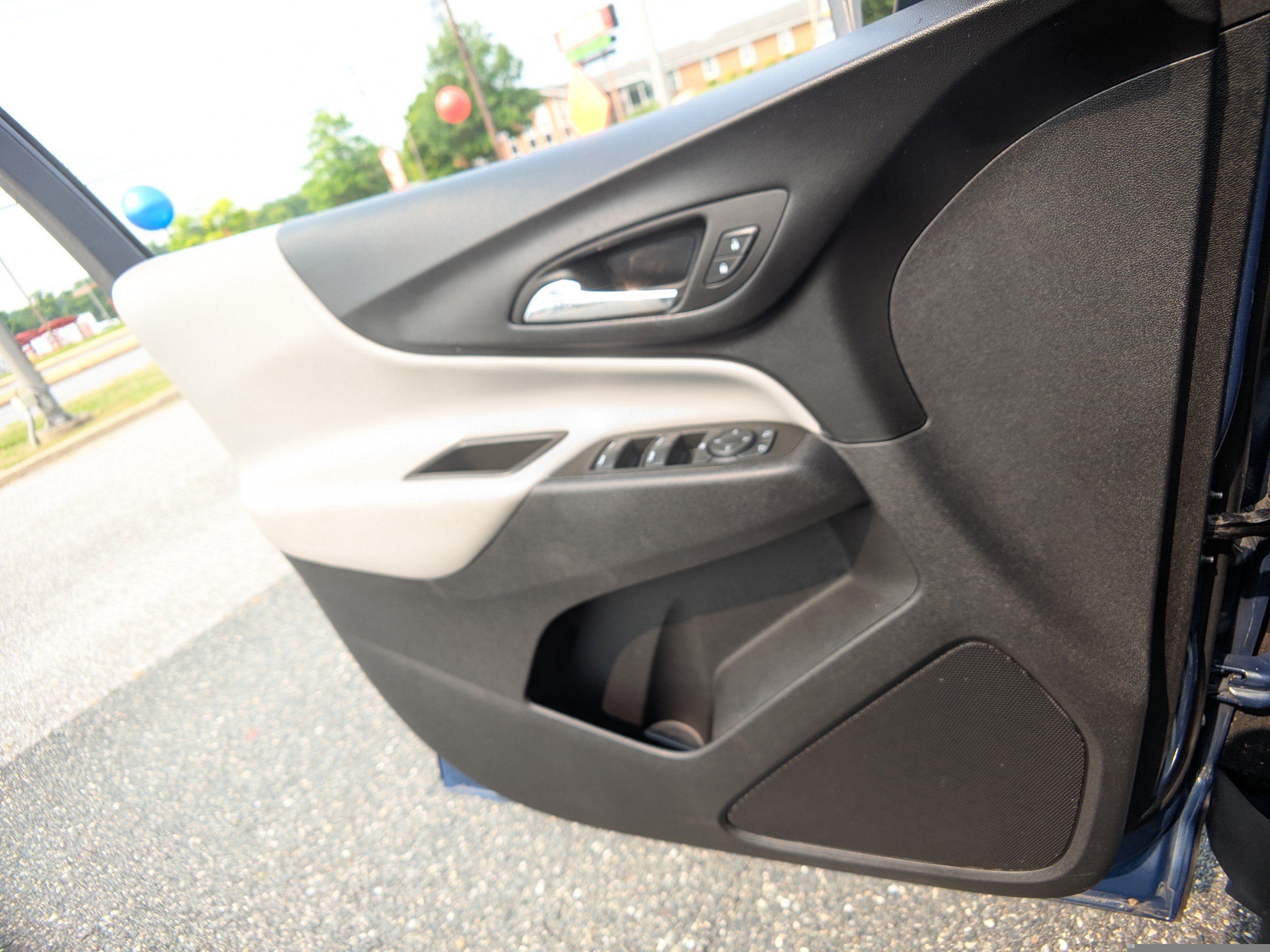 Used 2024 Chevrolet Equinox LS w/ LS Convenience Package FWD image 23