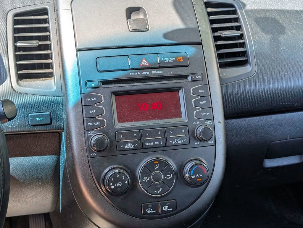 Used 2012 Kia Soul + FWD image 28