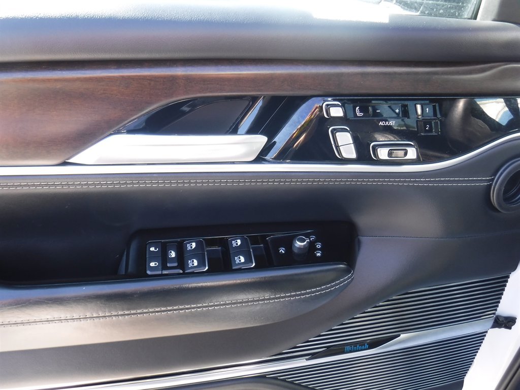 Used 2023 Jeep Grand Wagoneer L Series II image 16