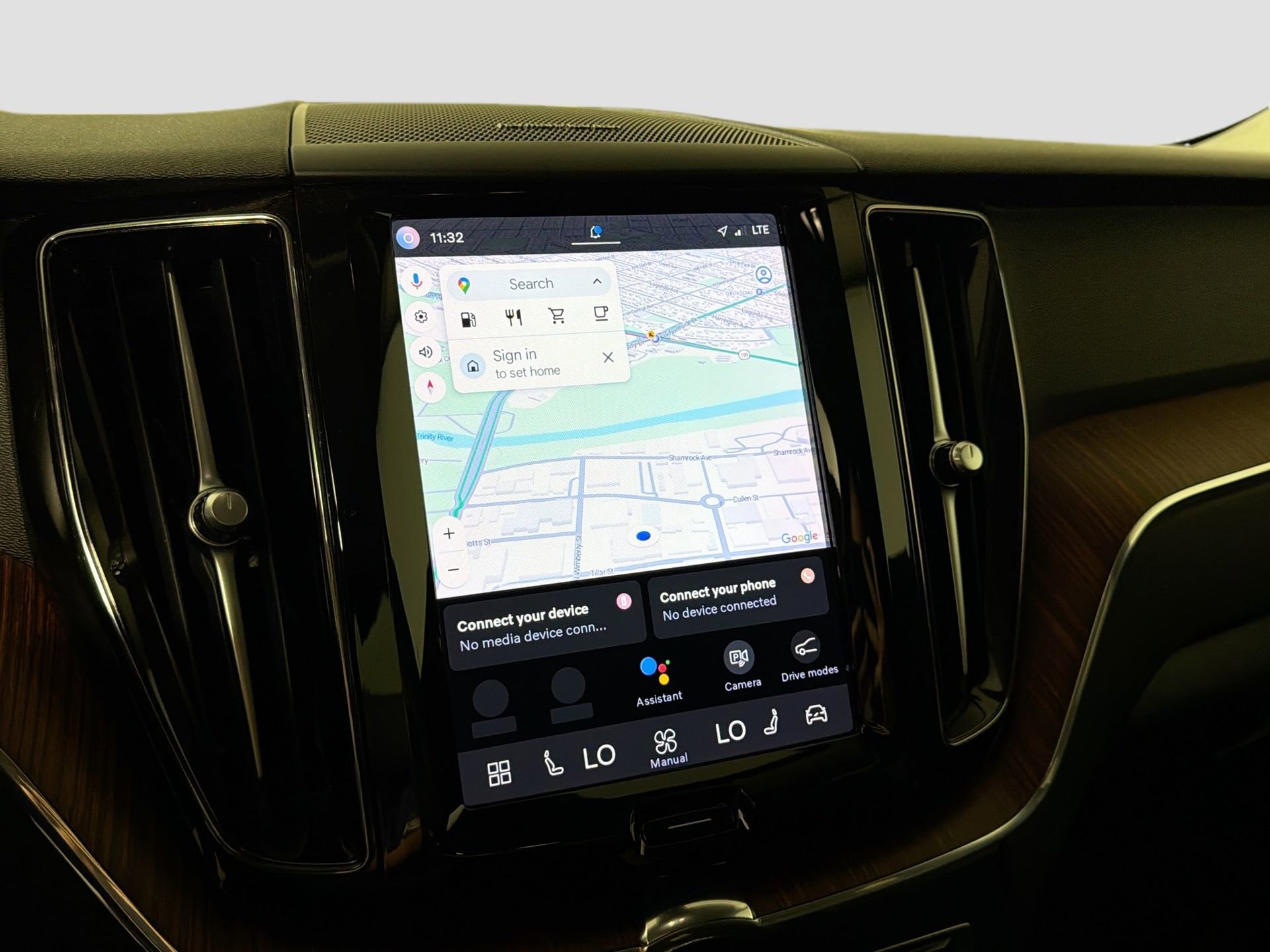 Certified 2023 Volvo XC60 B5 Plus FWD image 13