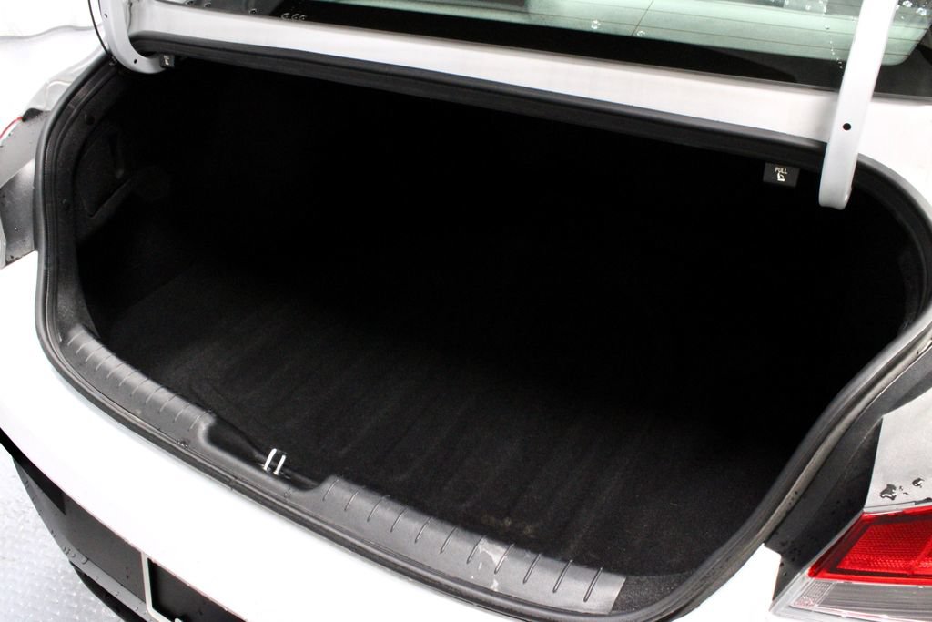 Used 2024 Hyundai Elantra SEL FWD image 15