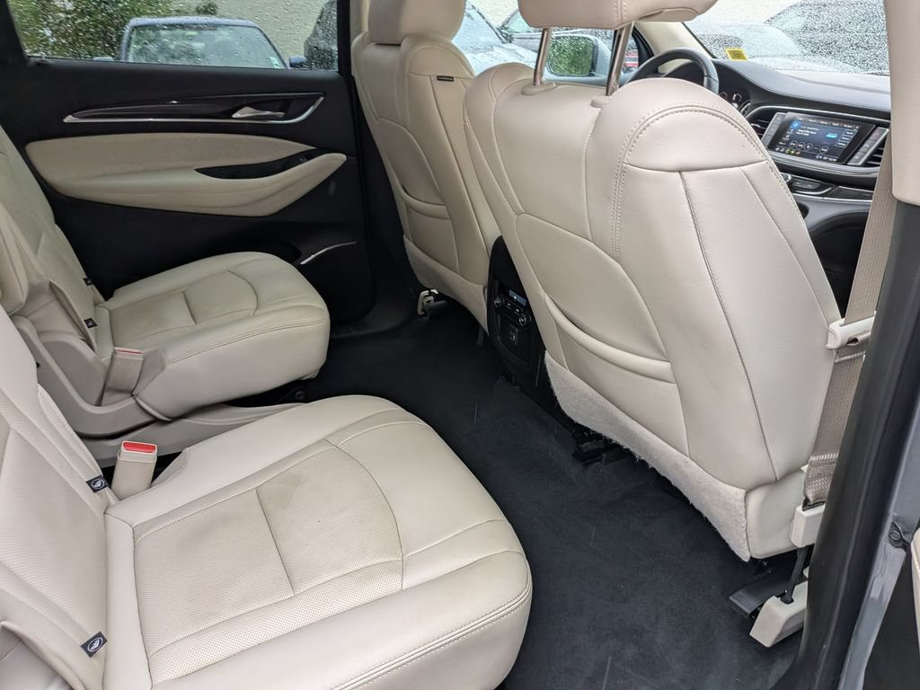 Used 2024 Buick Enclave Essence AWD/4WD image 40