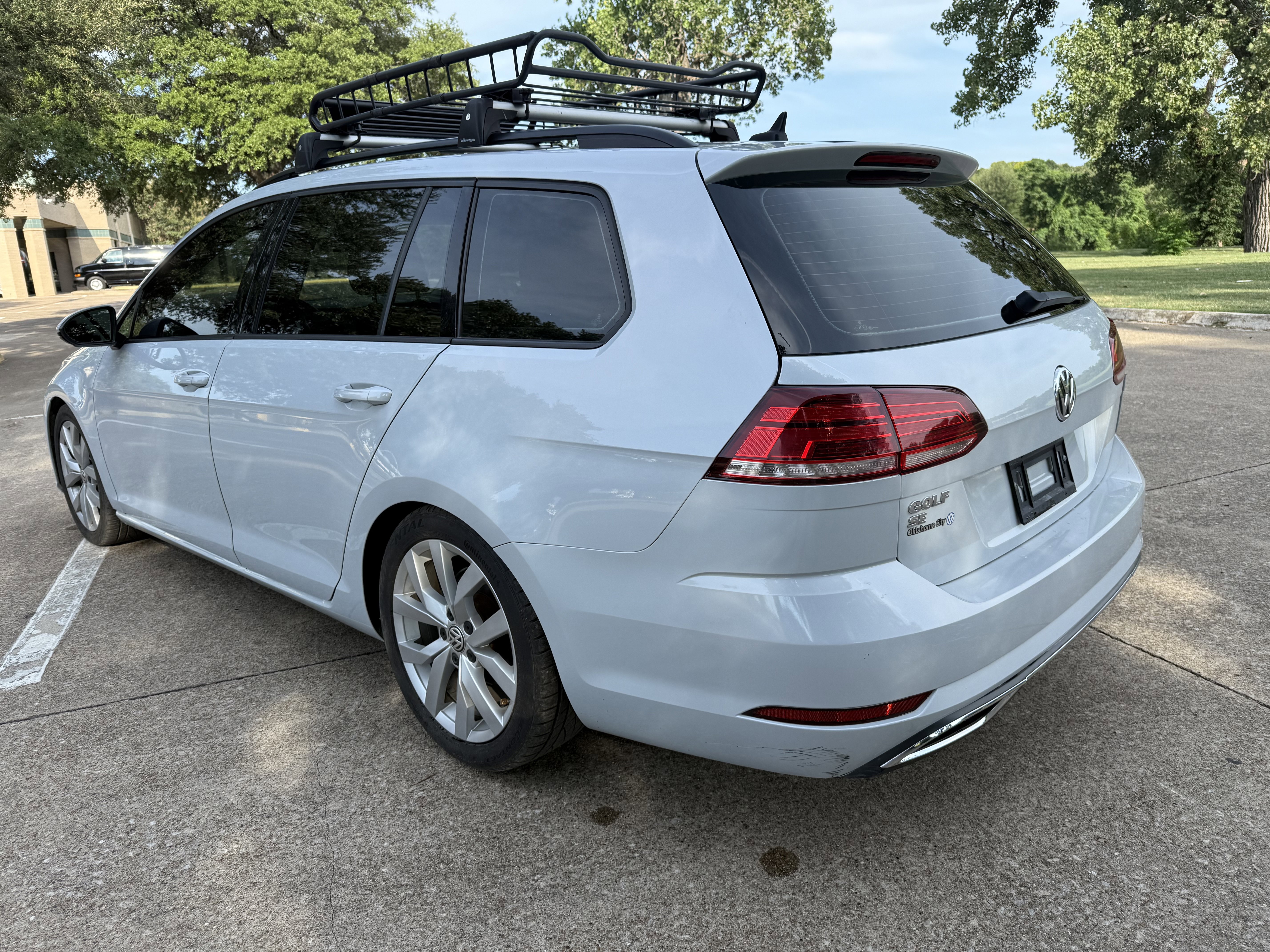 Used 2019 Volkswagen Golf SE image 7