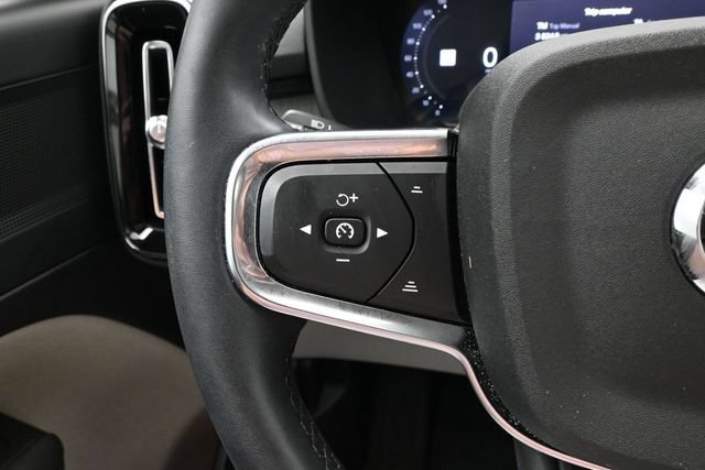 Used 2024 Volvo XC40 B5 Plus w/ Protection Package Premier AWD/4WD image 21