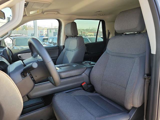 Certified 2025 Ford Expedition Active image 12