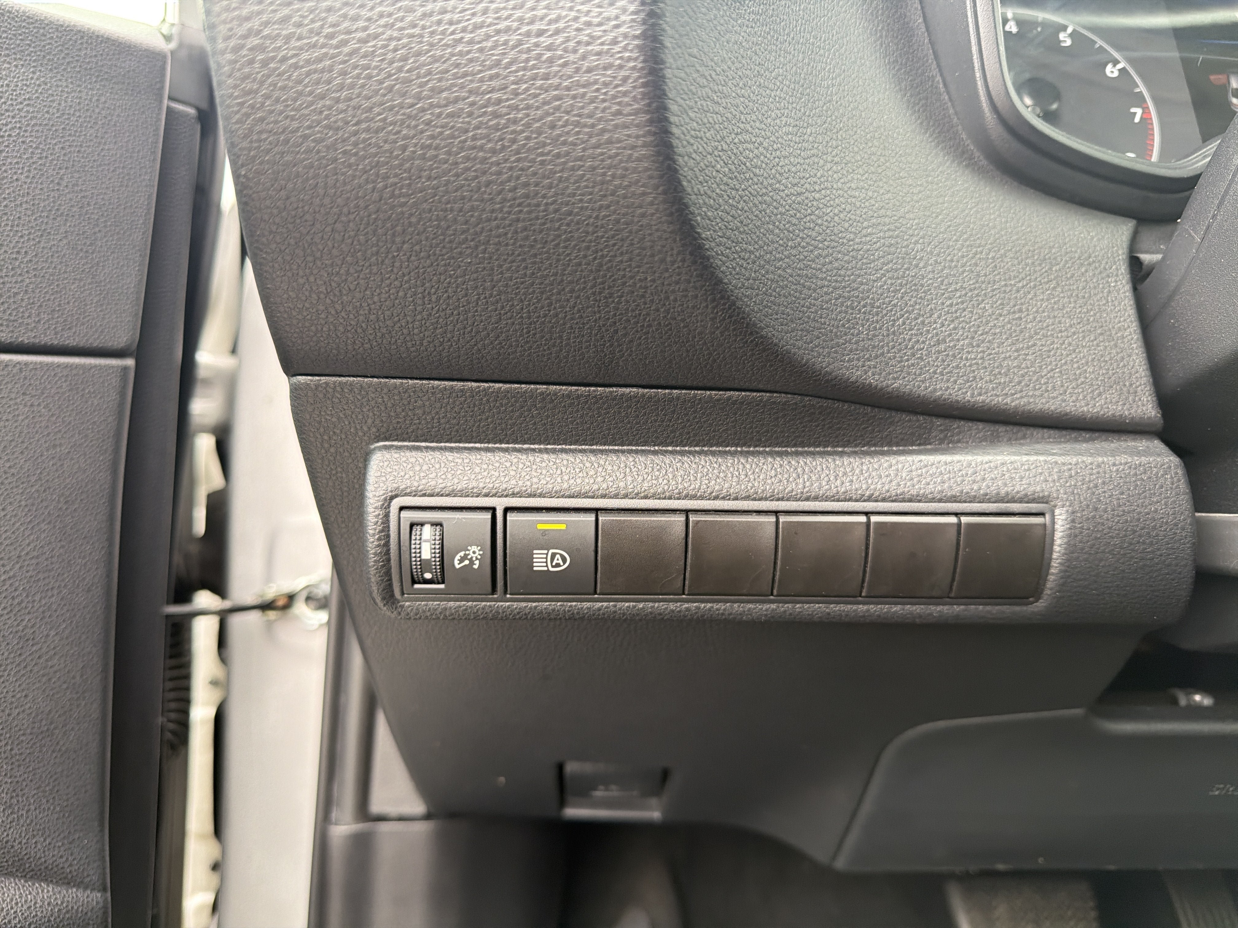 Used 2024 Toyota Corolla LE FWD image 14