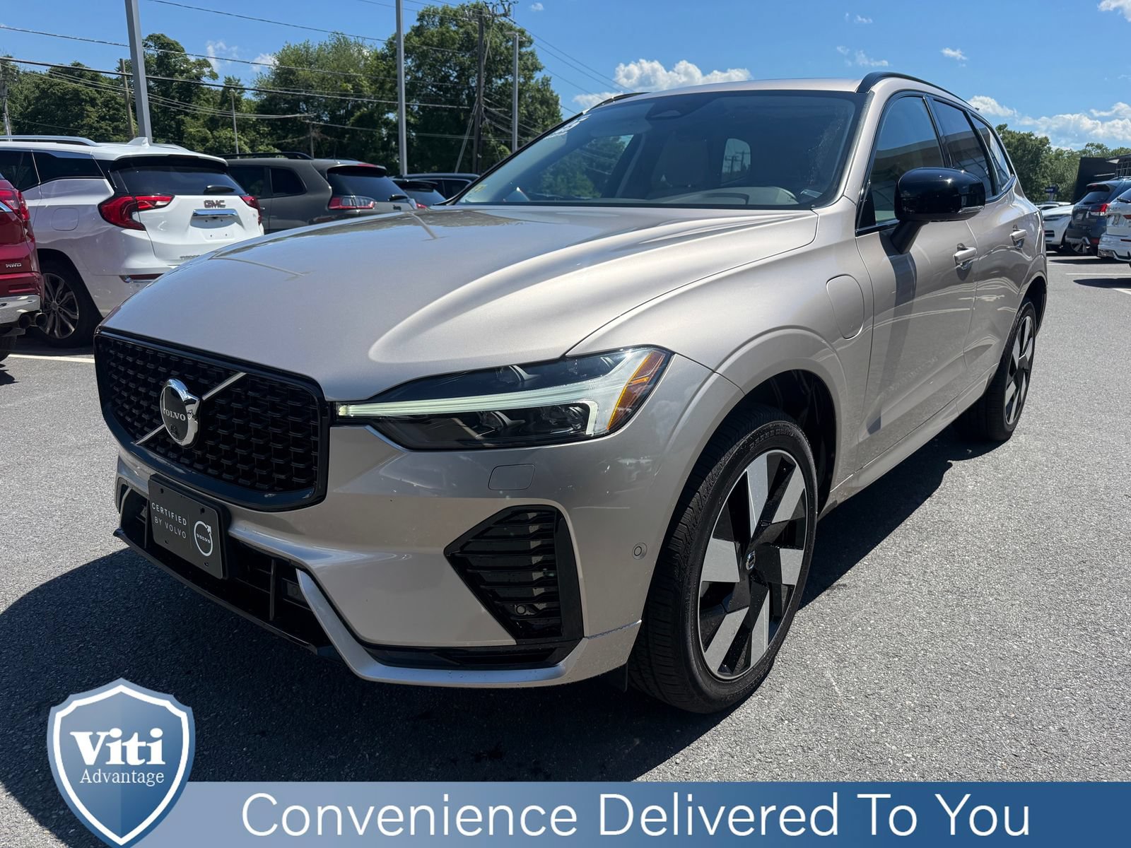 Certified 2025 Volvo XC60 T8 Plus w/ Protection Package Premier AWD/4WD image 4