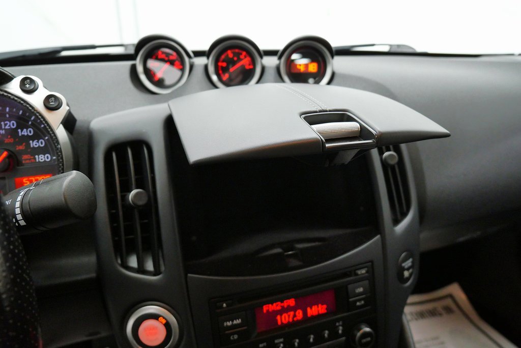 Used 2016 Nissan 370Z w/ Sport Package image 27