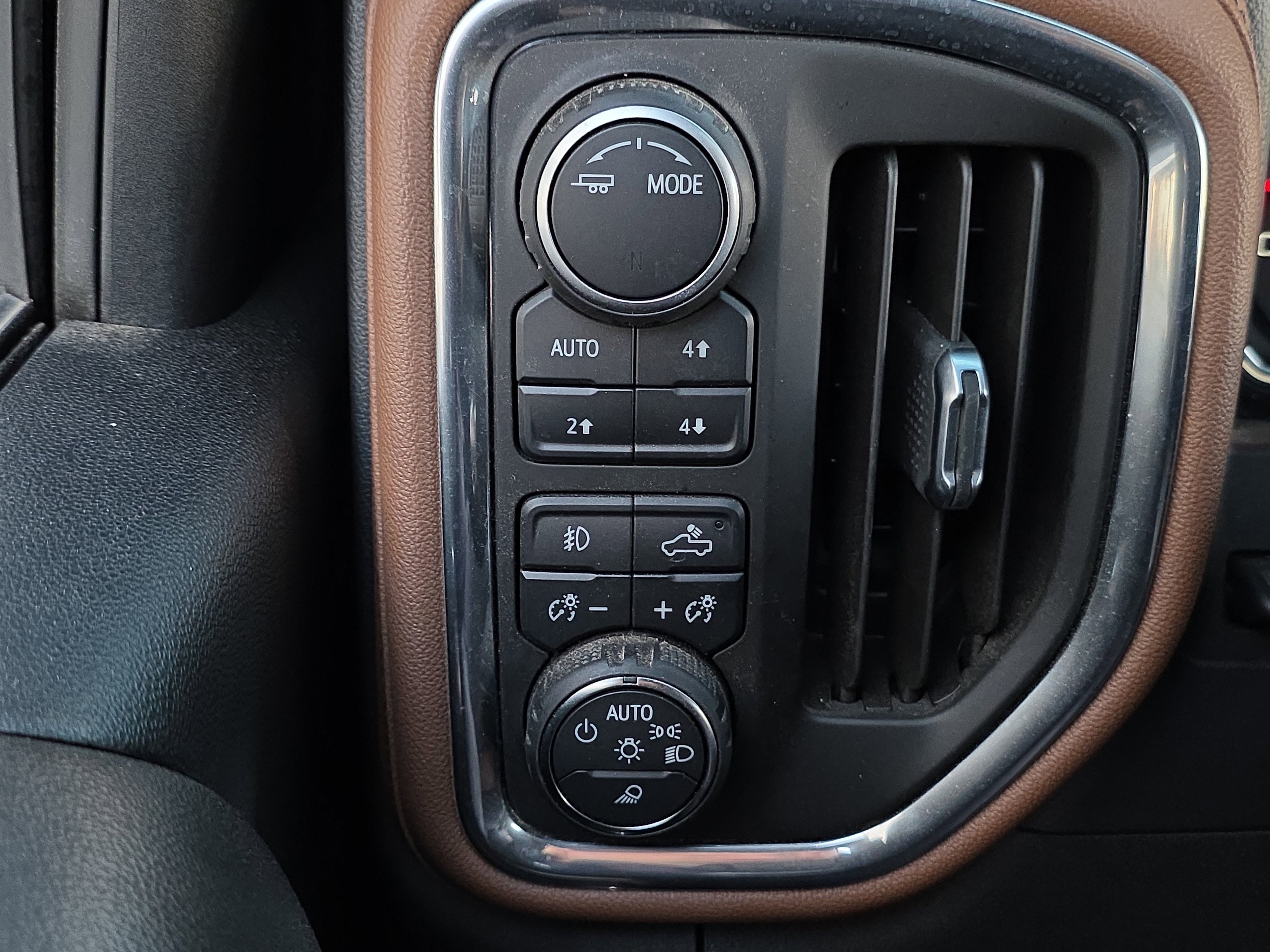 Used 2021 Chevrolet Silverado 2500 High Country w/ Z71 Off-Road Package image 31