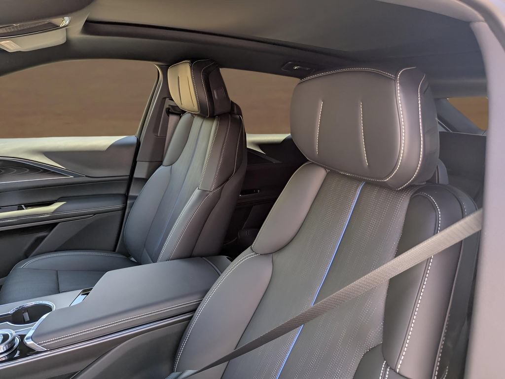 New 2026 Cadillac Lyriq Luxury w/ LPO, Floor Liner Package AWD/4WD image 8