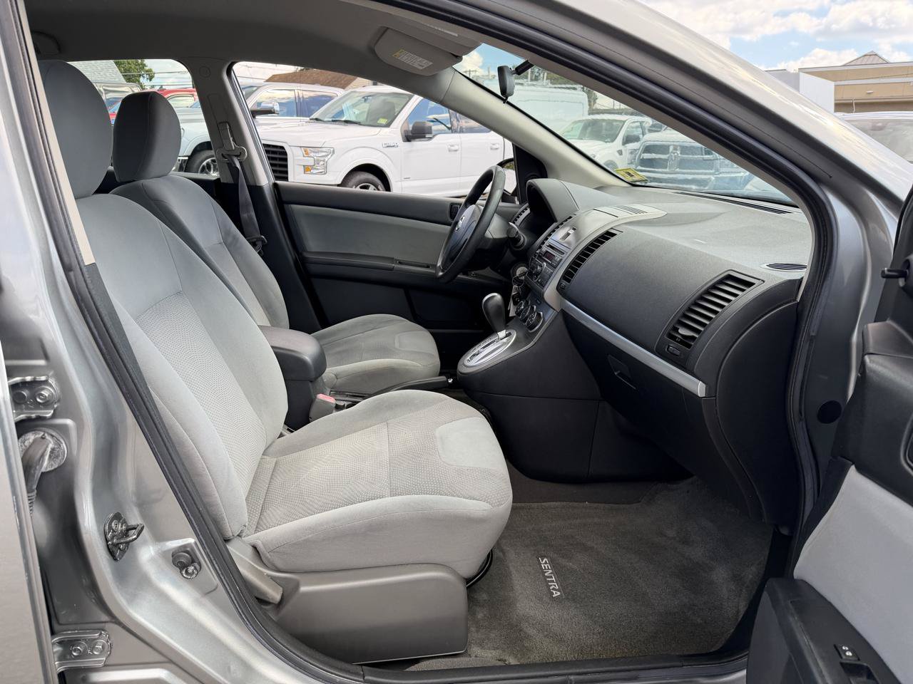 Used 2011 Nissan Sentra 2.0 FWD image 15
