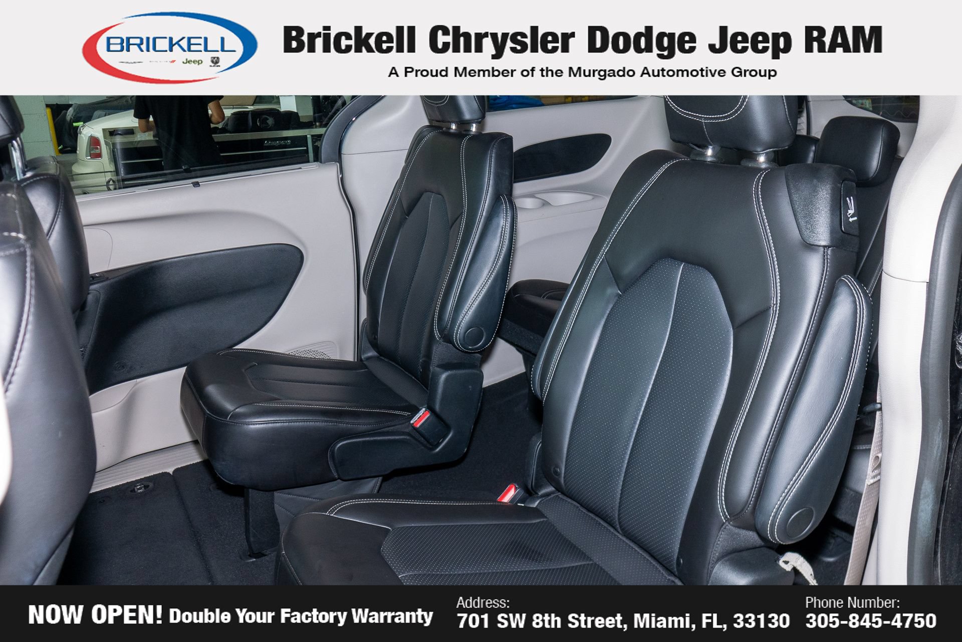 Used 2023 Chrysler Pacifica Touring-L FWD image 17
