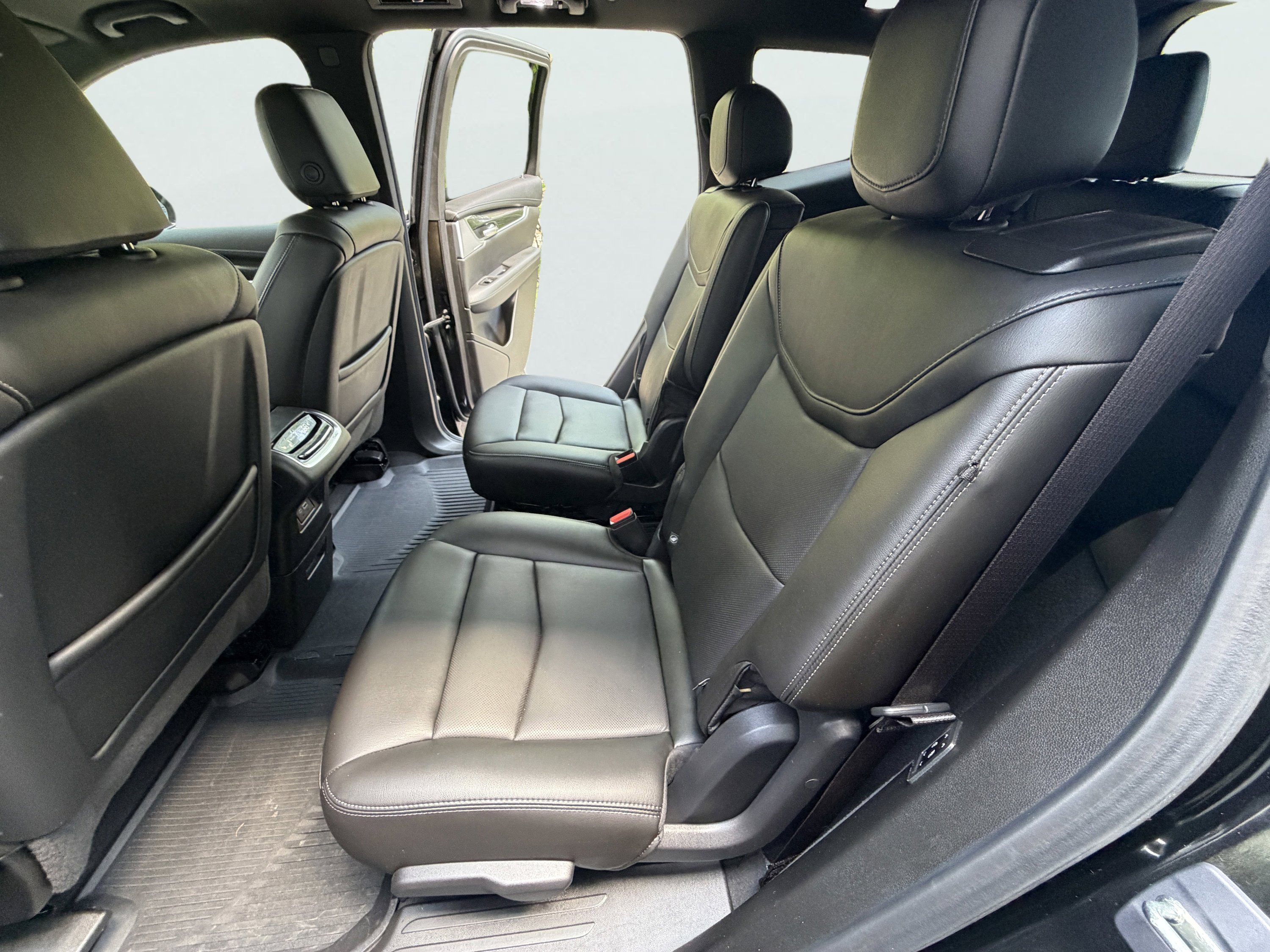 Used 2023 Cadillac XT6 Sport AWD/4WD image 17