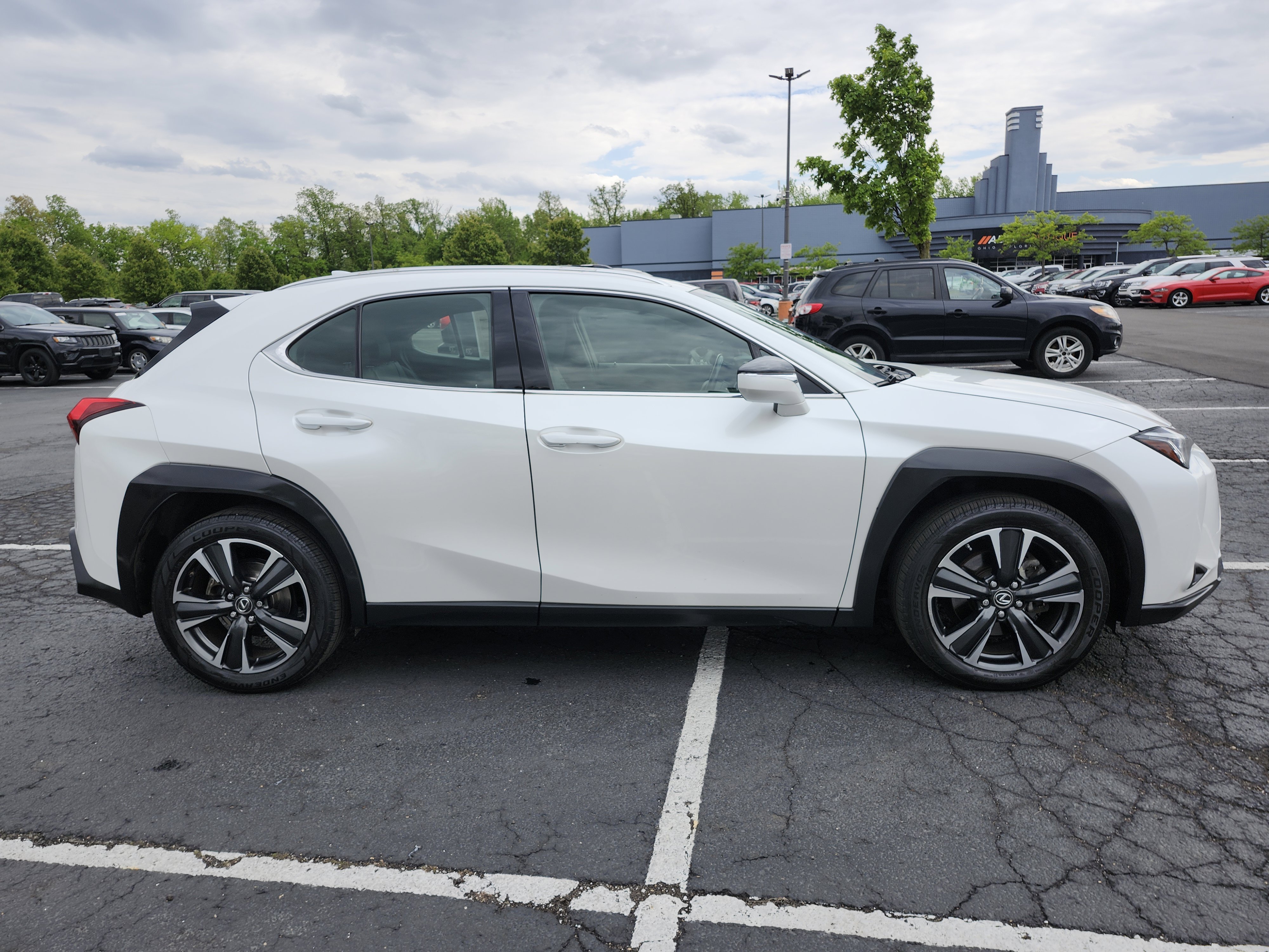 Used 2019 Lexus UX 200 w/ Accessory Package FWD image 17