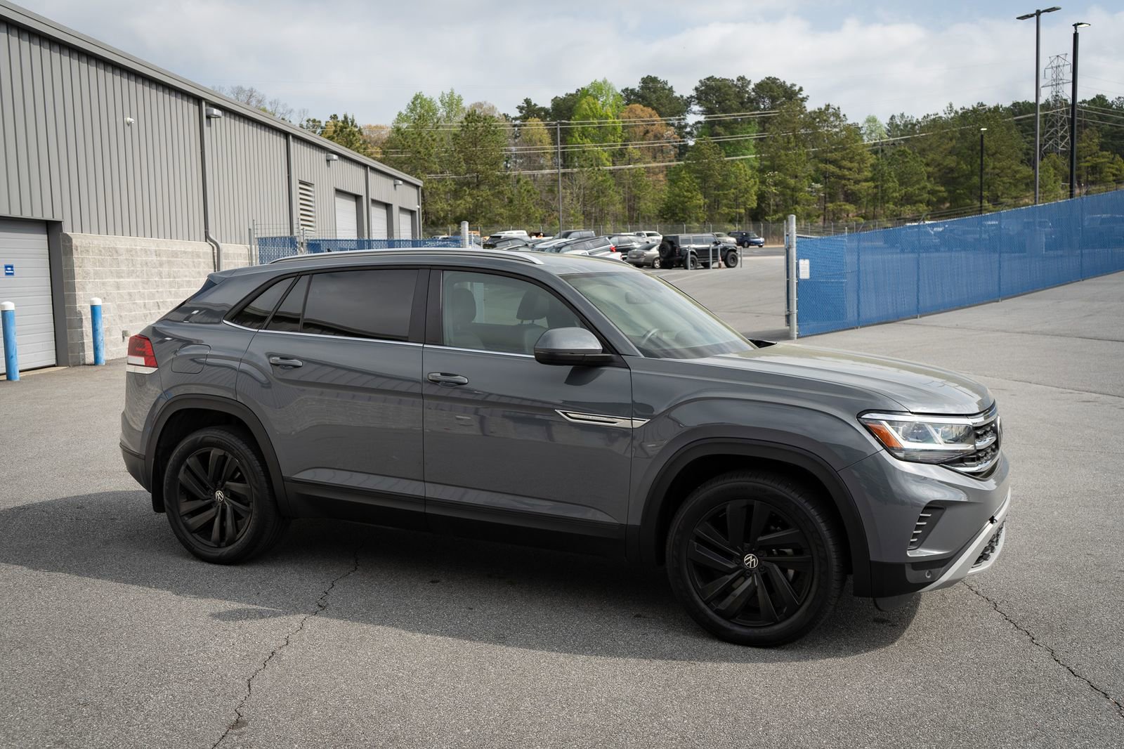 Used 2022 Volkswagen Atlas Cross Sport SE AWD/4WD image 12