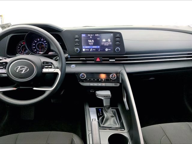Used 2023 Hyundai Elantra SEL image 6
