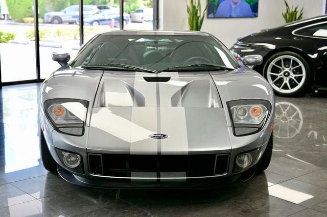 Used 2006 Ford GT RWD image 2