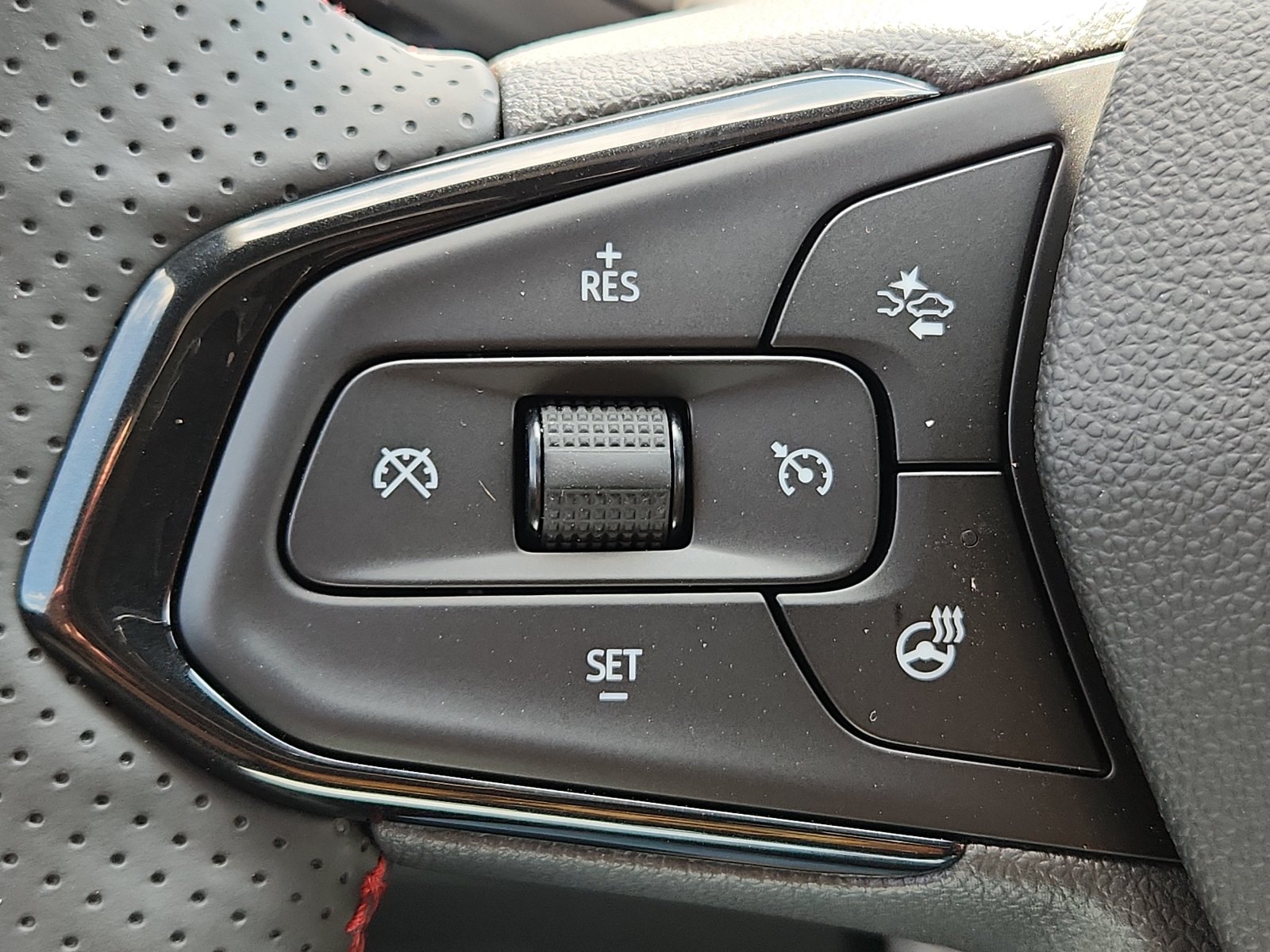 Used 2026 Chevrolet Trax RS w/ Driver Confidence Package FWD image 17