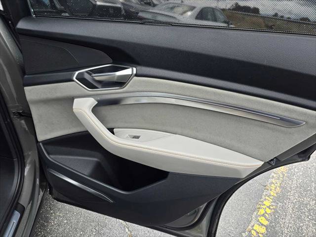 Used 2023 Audi e-tron Chronos w/ Chronos Package image 14