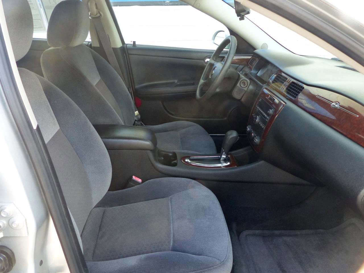 Used 2011 Chevrolet Impala LS FWD image 13