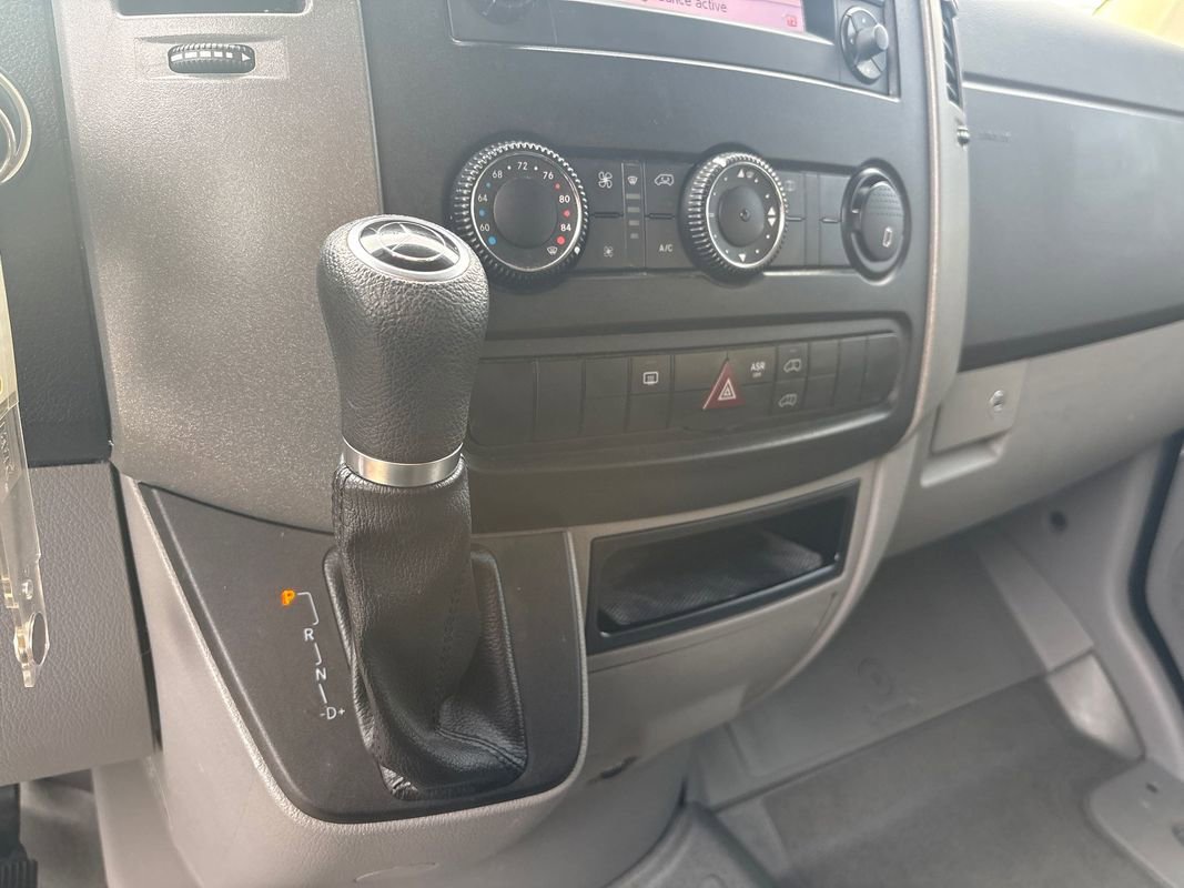 Used 2015 Mercedes-Benz Sprinter 2500 image 30