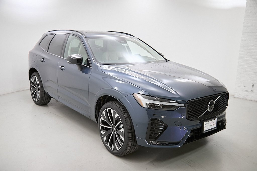 New 2026 Volvo XC60 B5 Ultra w/ Climate Package image 3