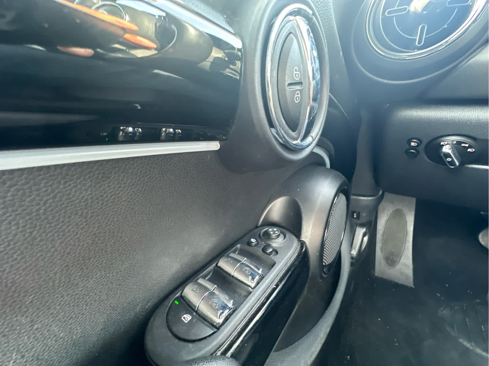Used 2024 MINI Cooper S FWD image 10