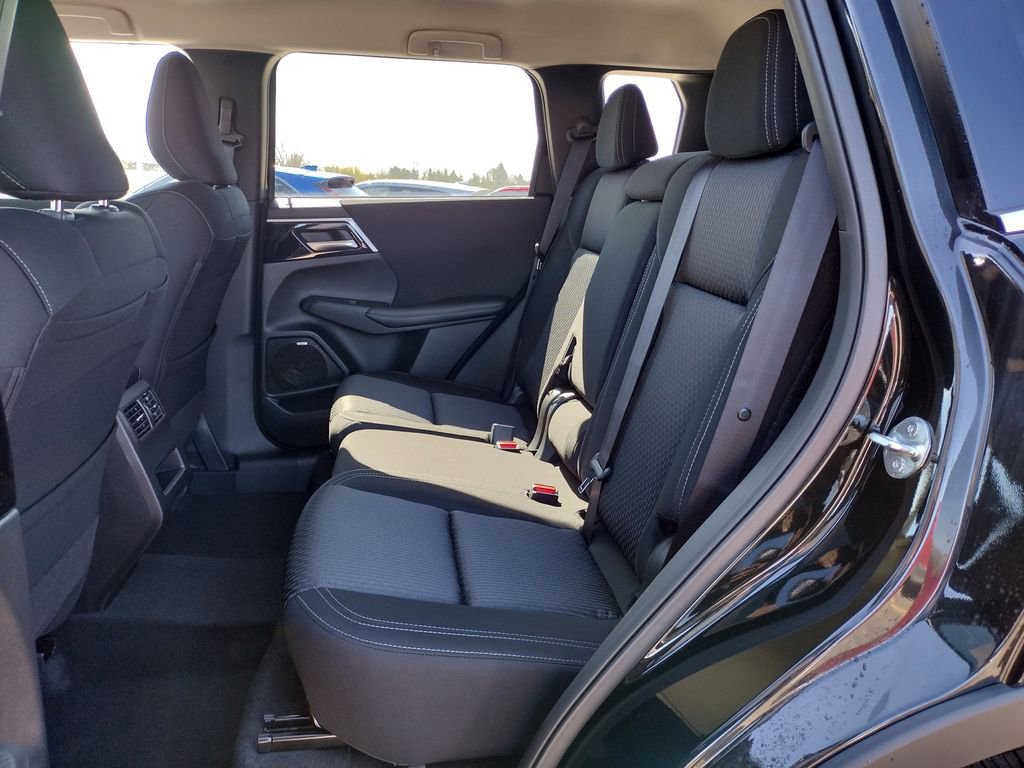 New 2026 Mitsubishi Outlander ES AWD/4WD image 8