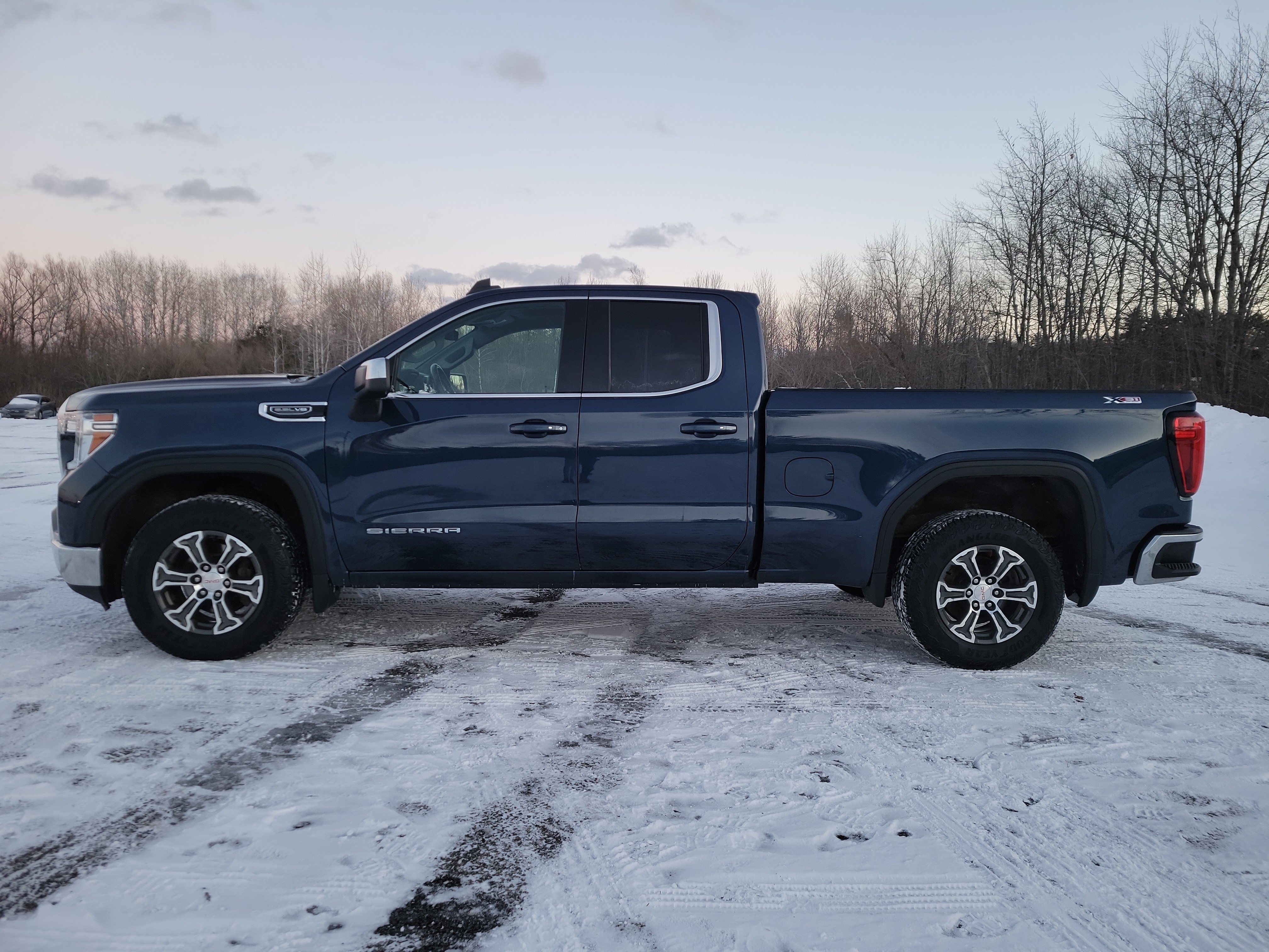 Used 2021 GMC Sierra 1500 SLE w/ X31 Off-Road Package image 8