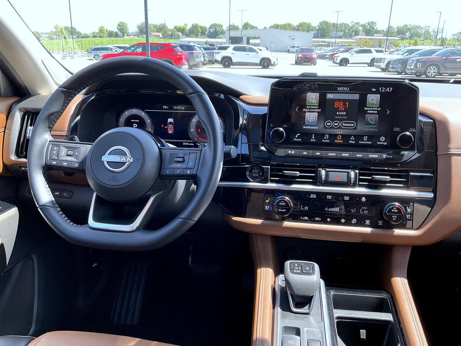 Used 2025 Nissan Pathfinder Platinum w/ Cargo Package AWD/4WD image 14