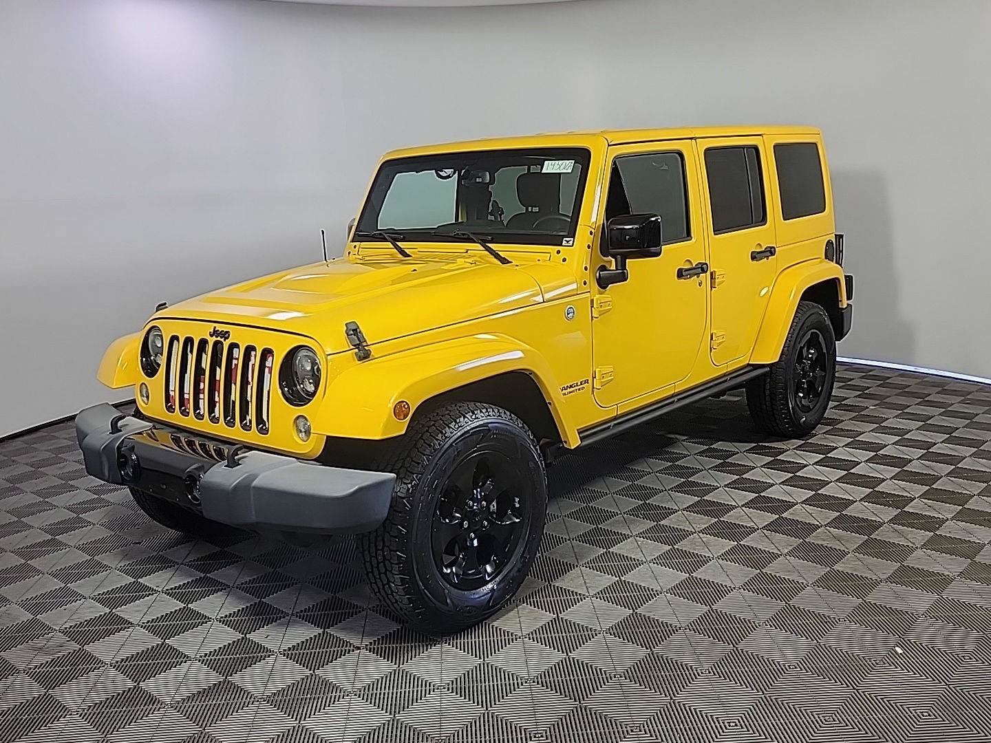 Used 2015 Jeep Wrangler Unlimited Sahara AWD/4WD image 10
