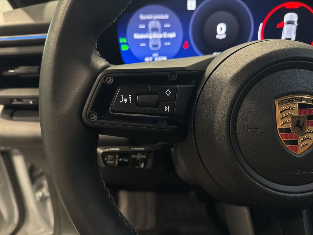 Used 2025 Porsche Macan 4 Electric image 27