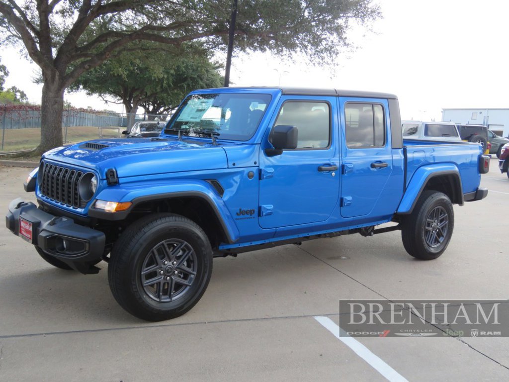 Used 2025 Jeep Gladiator Sport AWD/4WD image 6