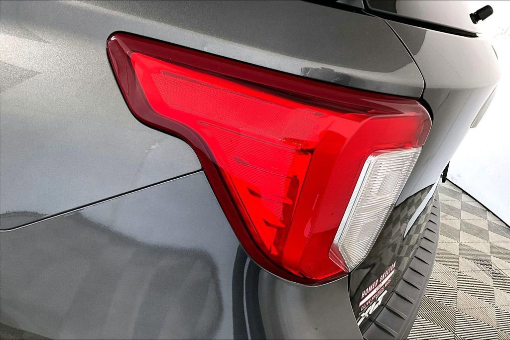 Used 2020 Ford Explorer XLT w/ Equipment Group 202A image 30