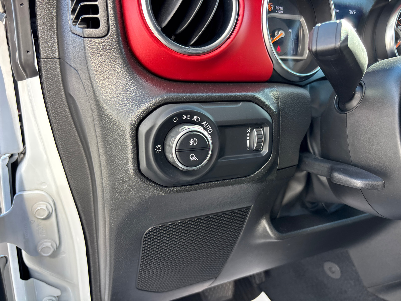 Used 2023 Jeep Gladiator Rubicon w/ LED Lighting Group AWD/4WD image 13