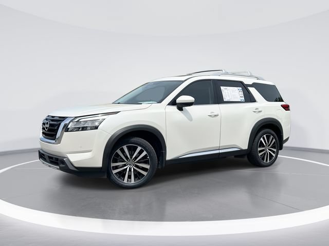 Used 2024 Nissan Pathfinder Platinum w/ Cargo Package
