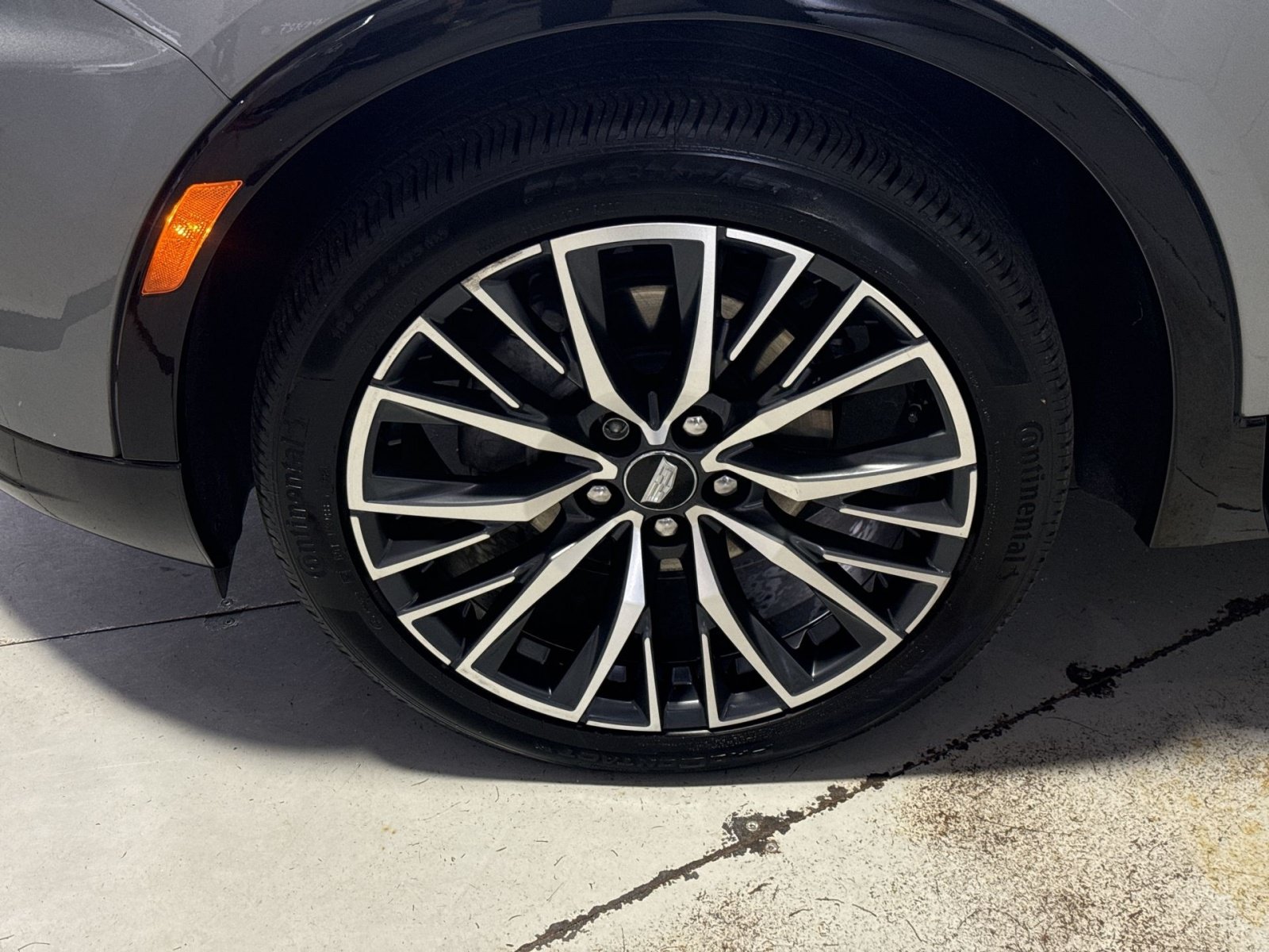 Used 2025 Cadillac XT4 Sport AWD/4WD image 13