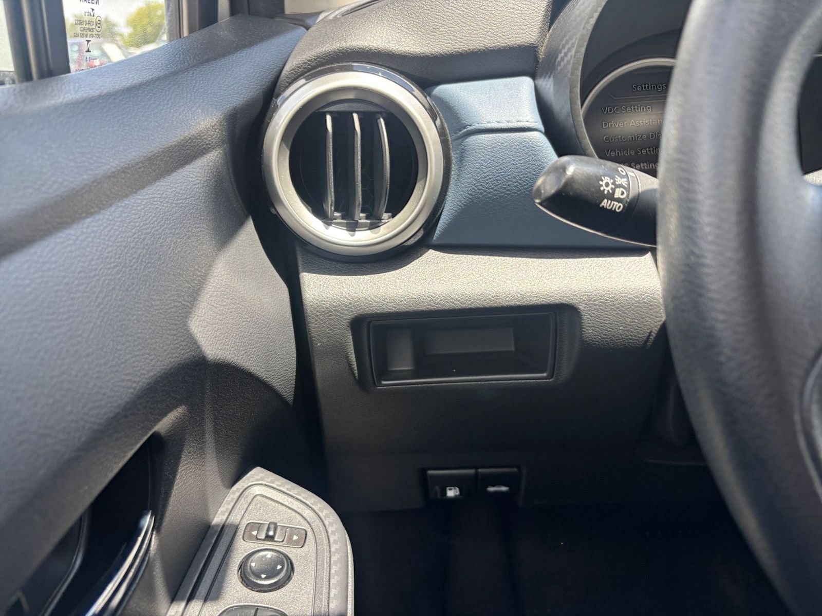 Used 2025 Nissan Versa SV FWD image 32