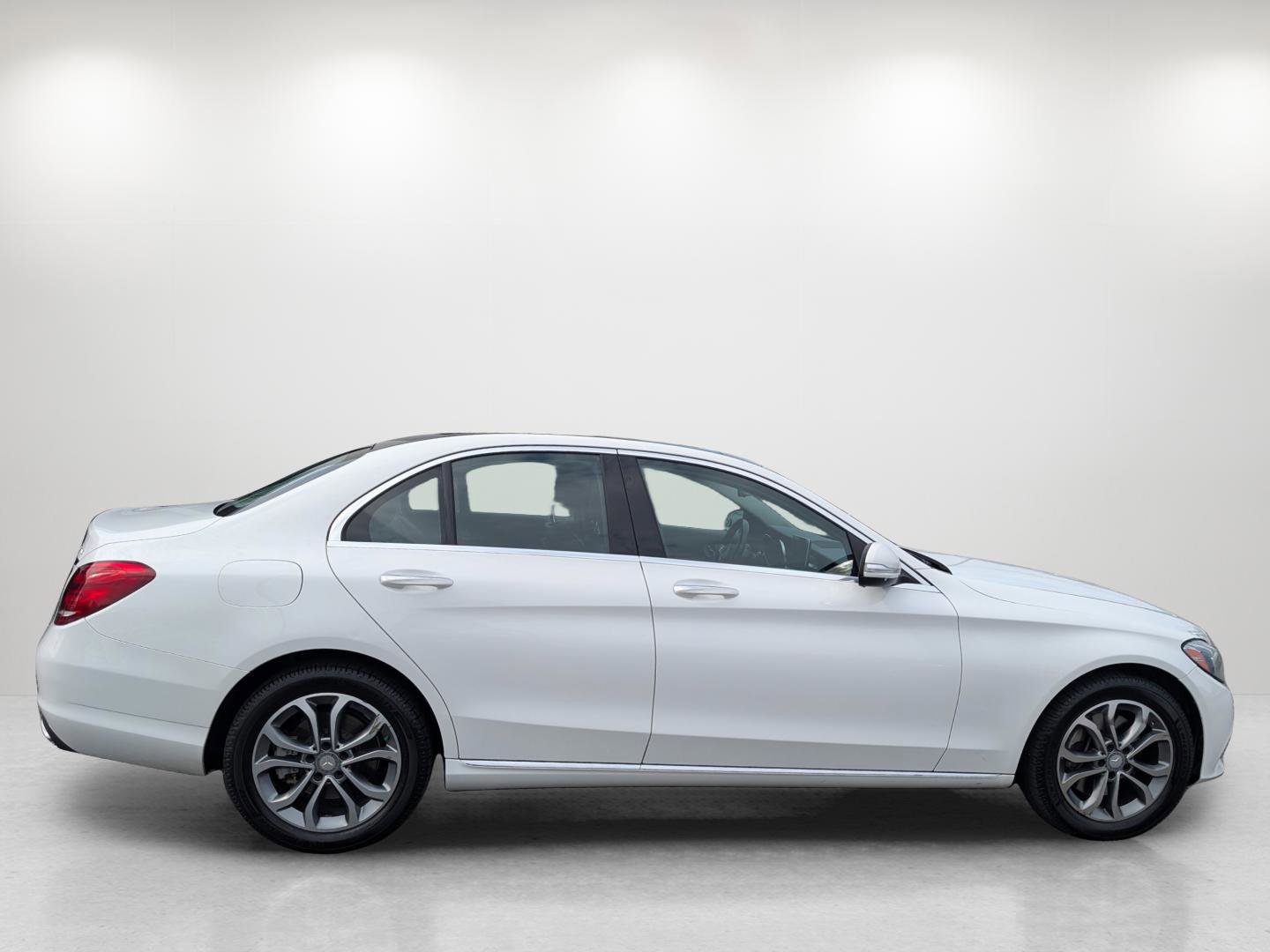 Used 2015 Mercedes-Benz C 300 Sport image 4
